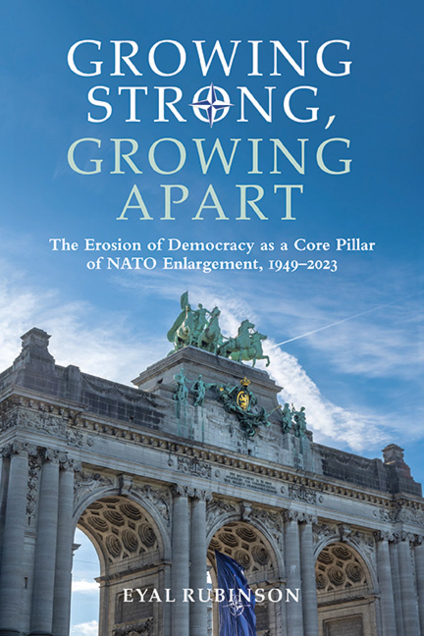 Cover image for Growing Strong, Growing Apart ISBN 9781438497310